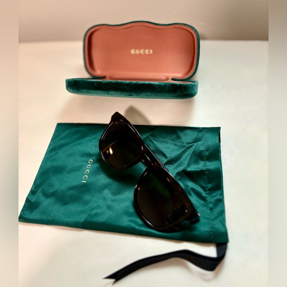 Gucci Men’s Sunglasses; New, Never used.